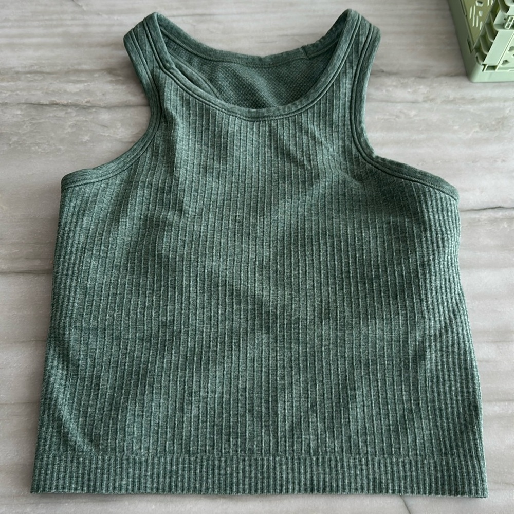 Lululemon ebb to street size 4 eucalyptus racer back tank b/c cup